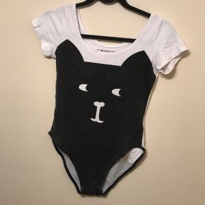 T-shirt kitty body suit
